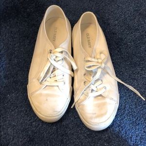 Old navy tennis shoes